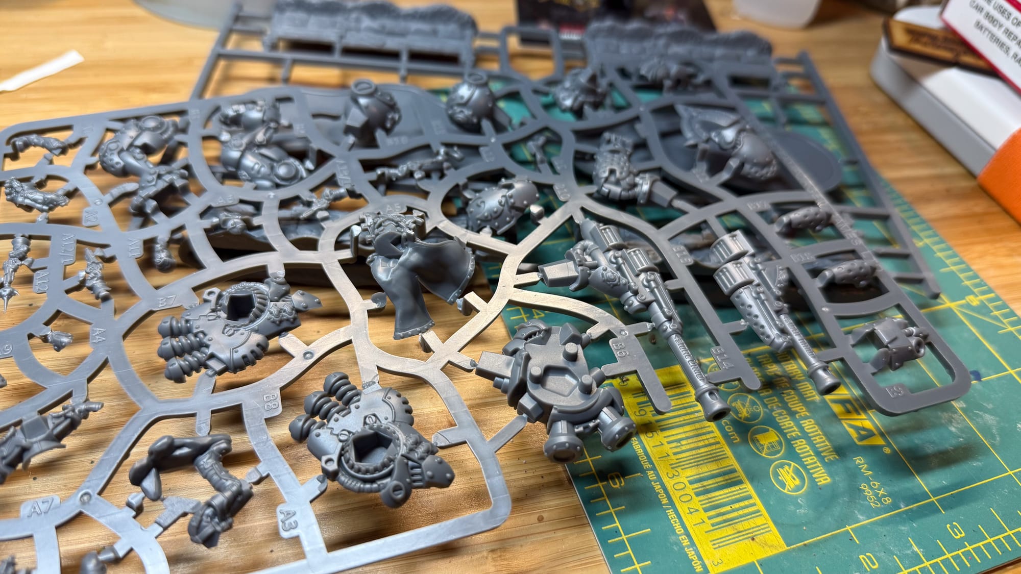 A photo of sprues for the Warmachine 2 player starter set