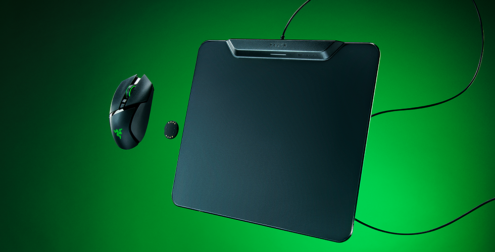 Charge your mouse as you play with the Razer HyperFlux V2