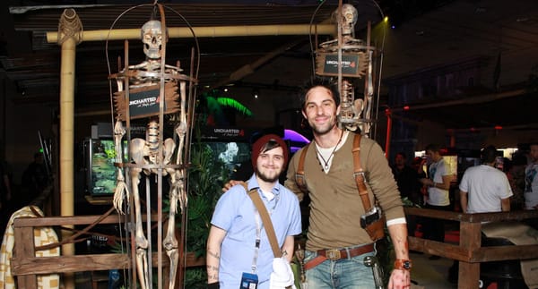 One man’s quest to take a photo with all of PlayStation Experience’s cosplayers