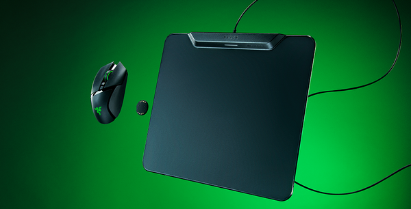 Charge your mouse as you play with the Razer HyperFlux V2