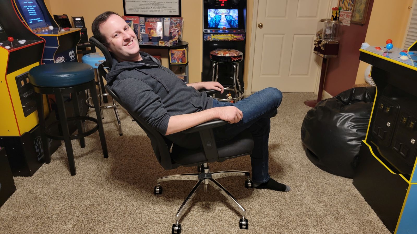 SIHOO M18 Ergonomic Chair review --- A great chair which is equally at home  in a game room or an office — GAMINGTREND