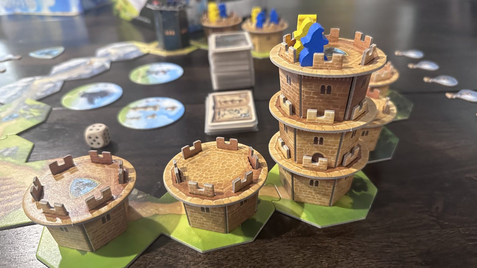 Wandering Towers review – a wizardly fun time — GAMINGTREND