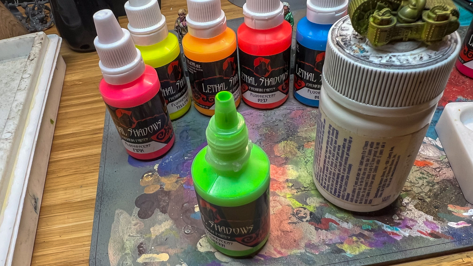 A photo of the cap system for Lethal Shadows paints