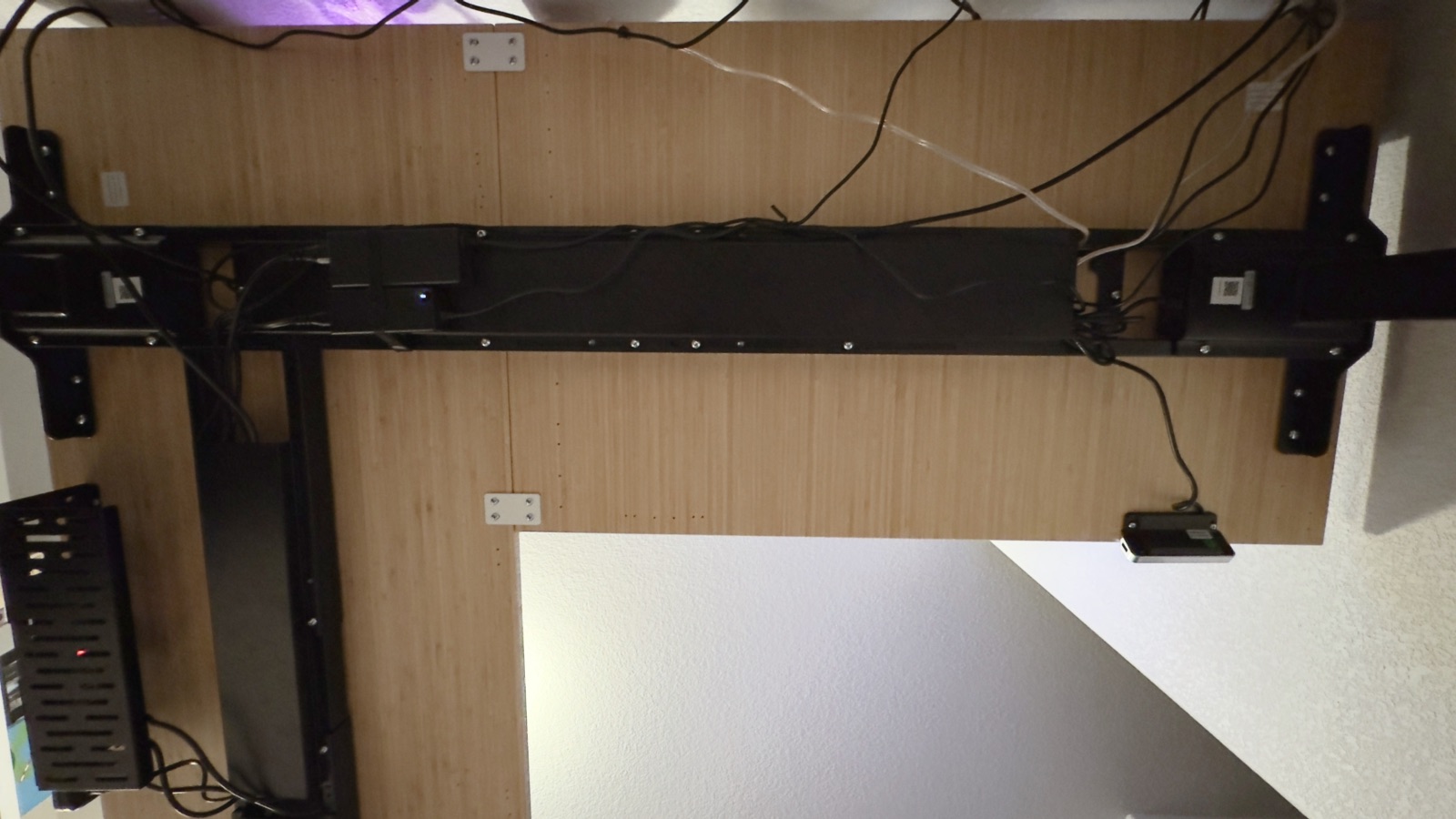 FlexiSpot E7L cable management