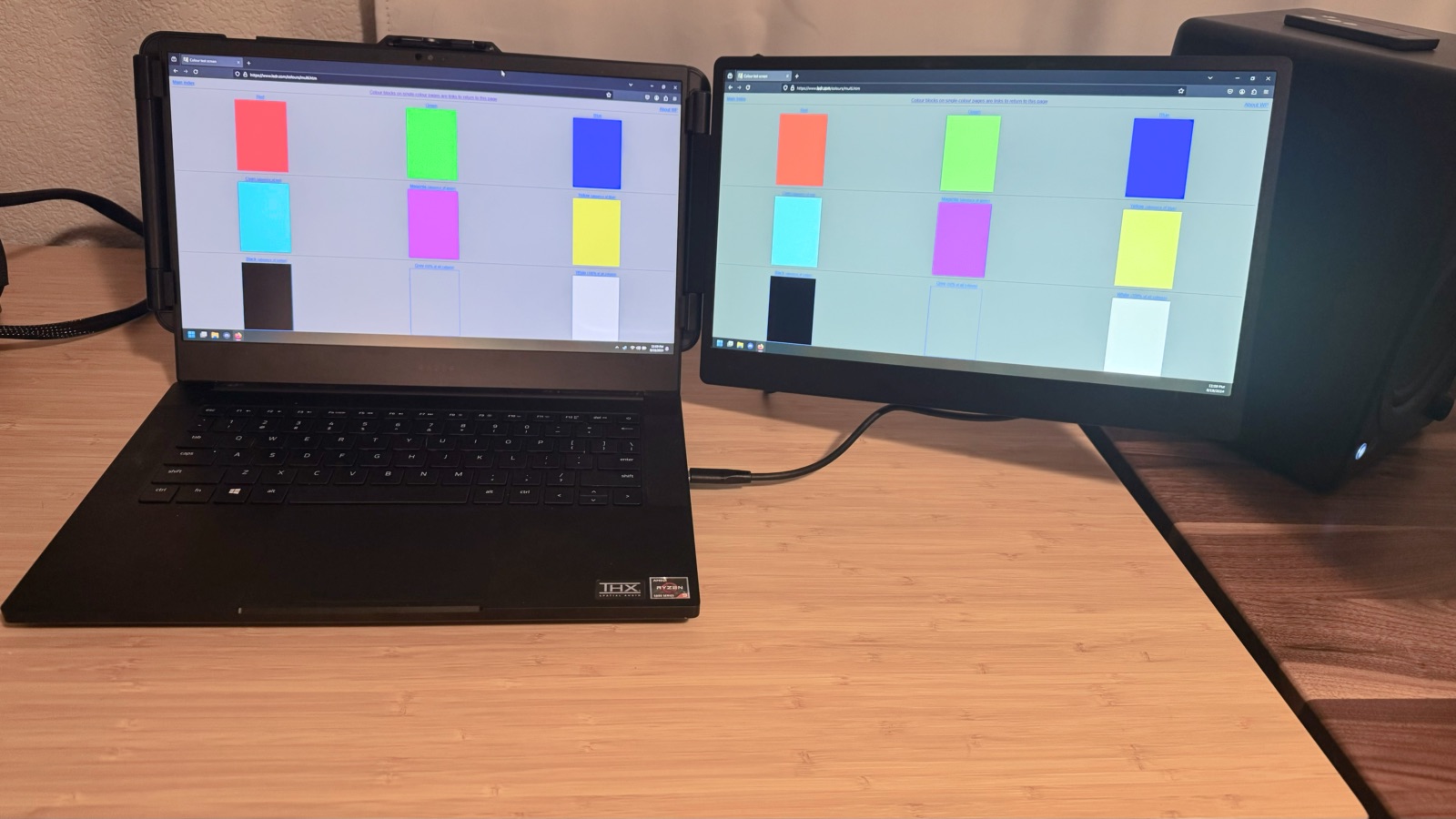 Kefeya S1 and Razer Blade 14 both showing a color test